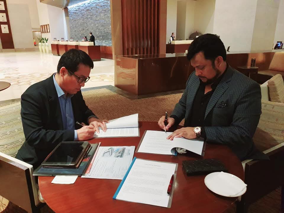 Signing JV with Director Samsung C&T Korea