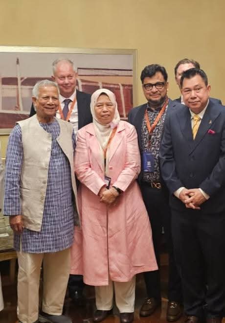 Versatilo Chairman with the Chief Adviser (Prime Minister) of Bangaldesh alongwith former Minister of Malaysia, Prince of Malaysia and other partners